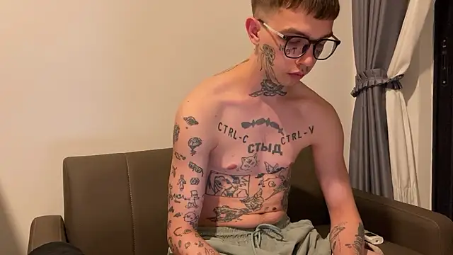 anahori  simon online show from March 6, 2026, 12:45 pm