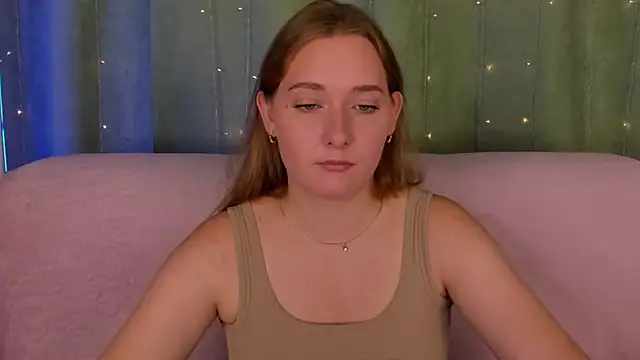 Snapshot of AlinaVice chatting on July 21, 2026, 1:19 am AlinaVice online show from July 21, 2026, 1:19 am