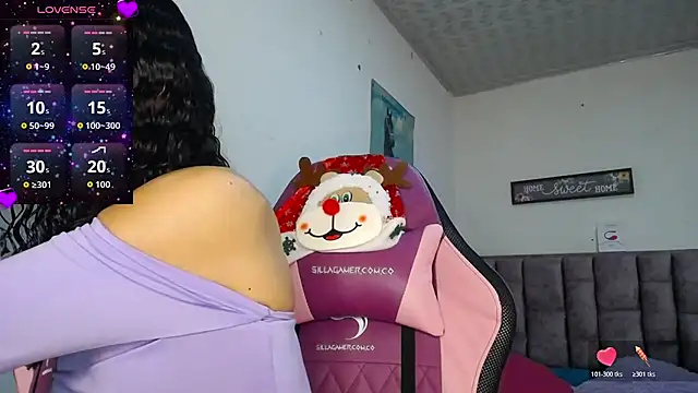 Lanna hott  online show from December 3, 2025, 4:38 pm