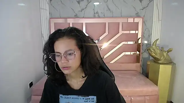 Snapshot of Tyna_ch chatting on January 14, 2025, 4:29 pm Tyna ch online show from January 14, 2025, 4:29 pm