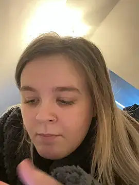 Snapshot of princess_blondex chatting on January 15, 2025, 3:39 pm princess blondex online show from January 15, 2025, 3:39 pm