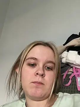 Snapshot of princess_blondex chatting on February 27, 2025, 4:32 pm princess blondex online show from February 27, 2025, 4:32 pm