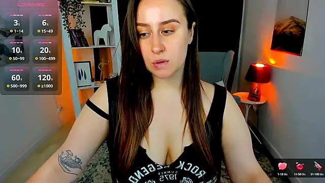 Snapshot of Lattea chatting on October 18, 2025, 4:19 pm Lattea online show from October 18, 2025, 4:19 pm