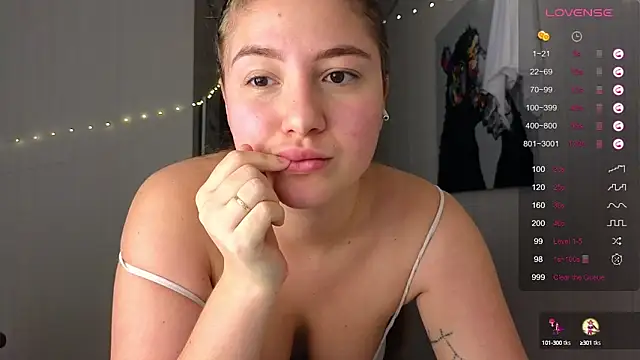 Snapshot of Yassyaaa chatting on December 17, 2024, 5:29 am Yassyaaa online show from December 17, 2024, 5:29 am