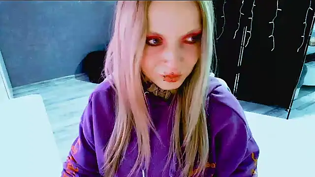 InesGold online show from October 1, 2025, 8:15 pm