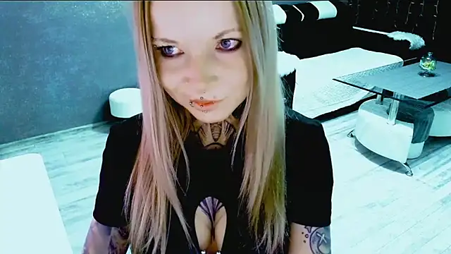 InesGold online show from October 28, 2025, 8:18 am