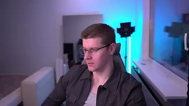 Bruno Banani online show from November 2, 2025, 2:19 pm