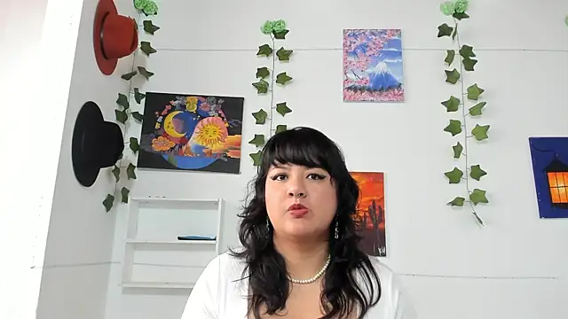Snapshot of Karol_IsabelCouple chatting on September 25, 2025, 8:23 pm Karol IsabelCouple online show from September 25, 2025, 8:23 pm