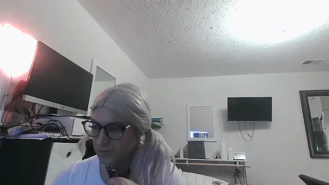 Snapshot of sissytrapdolly24 chatting on May 1, 2026, 3:05 pm sissytrapdolly24 online show from May 1, 2026, 3:05 pm