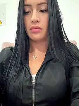 Sara luna  online show from October 29, 2025, 12:35 am