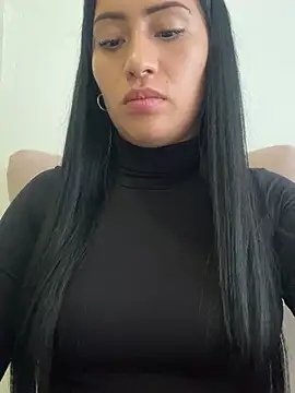 Snapshot of Sara_luna_ chatting on February 8, 2026, 5:05 pm Sara luna online show from February 8, 2026, 5:05 pm