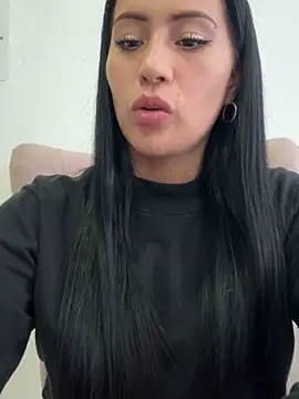 Snapshot of Sara_luna_ chatting on February 18, 2026, 9:55 pm Sara luna online show from February 18, 2026, 9:55 pm