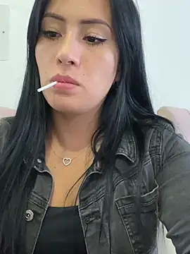 Snapshot of Sara_luna_ chatting on April 9, 2026, 9:09 pm Sara luna online show from April 9, 2026, 9:09 pm