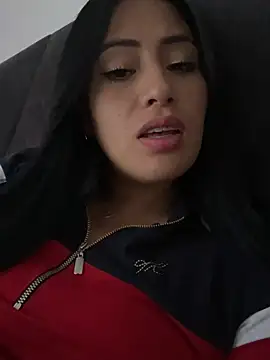 Snapshot of Sara_luna_ chatting on June 28, 2026, 10:05 pm Sara luna online show from June 28, 2026, 10:05 pm