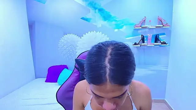 DEMI LEED online show from December 3, 2025, 5:33 pm