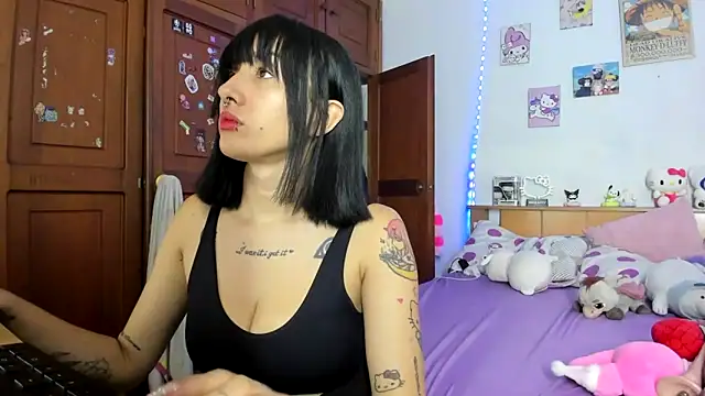 LunaDeCristall online show from September 10, 2025, 9:53 am