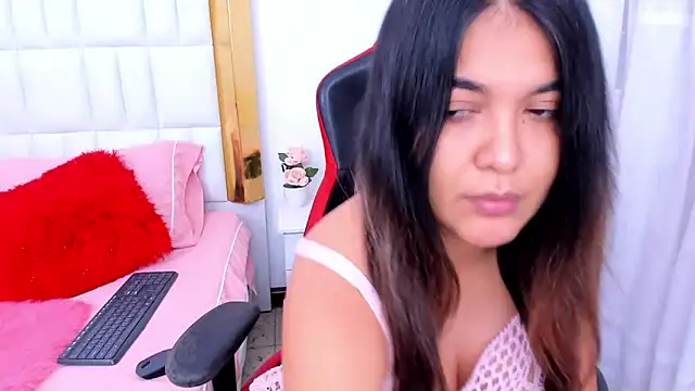 MadelineJackson online show from January 25, 2025, 2:58 am