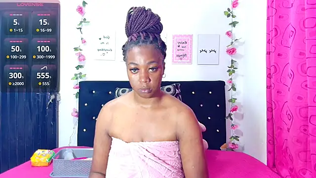 CiaraEbony online show from October 31, 2025, 12:00 am