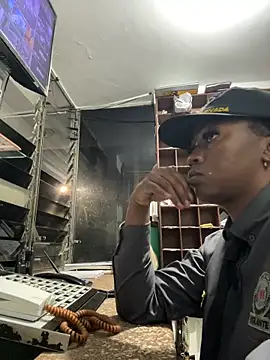 Snapshot of CiaraEbony chatting on April 1, 2026, 5:08 am CiaraEbony online show from April 1, 2026, 5:08 am