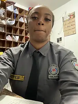 Snapshot of CiaraEbony chatting on April 2, 2026, 5:16 am CiaraEbony online show from April 2, 2026, 5:16 am