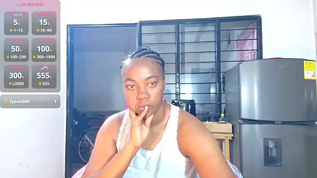 Snapshot of CiaraEbony chatting on April 6, 2026, 8:15 am CiaraEbony online show from April 6, 2026, 8:15 am