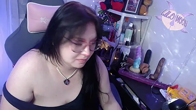 LiloMoon69 online show from February 4, 2025, 6:57 am