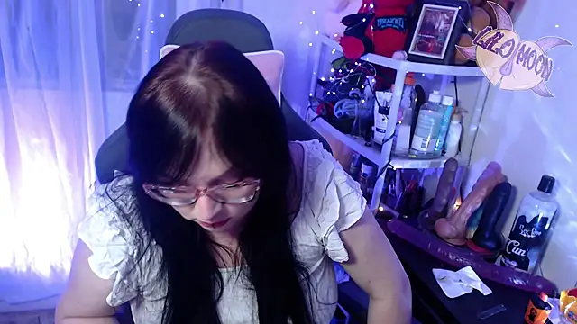 LiloMoon69 online show from February 8, 2025, 3:30 am