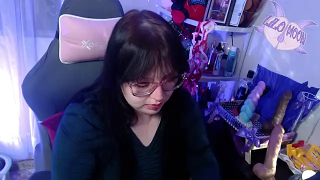 LiloMoon69 online show from February 18, 2025, 6:26 am