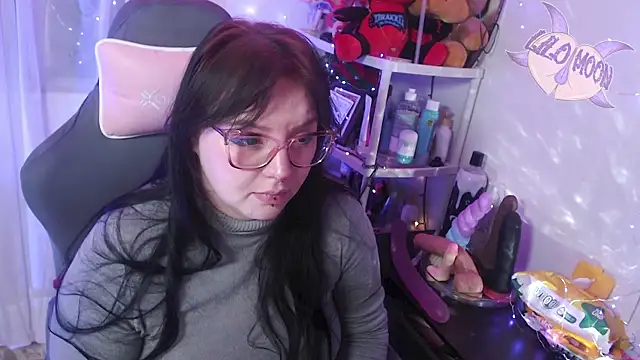 LiloMoon69 online show from March 11, 2025, 7:04 am