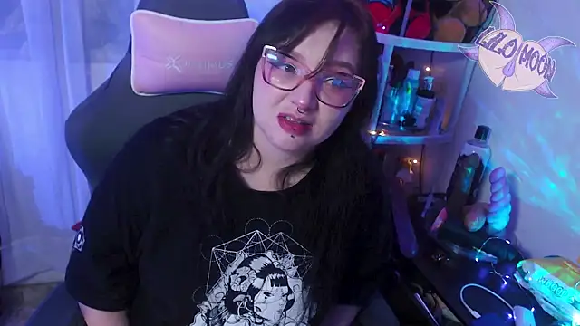 LiloMoon69 online show from March 18, 2025, 4:04 am