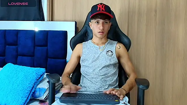  CamiloBass online show from February 14, 2026, 10:50 pm