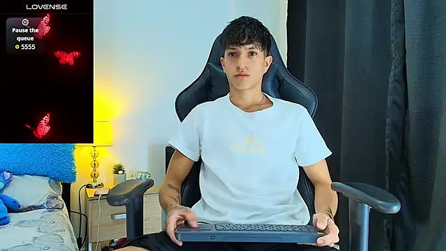  CamiloBass online show from June 21, 2026, 12:46 am