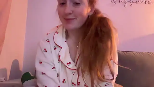 Snapshot of lilsbabyxo chatting on February 15, 2026, 8:02 am lilsbabyxo online show from February 15, 2026, 8:02 am