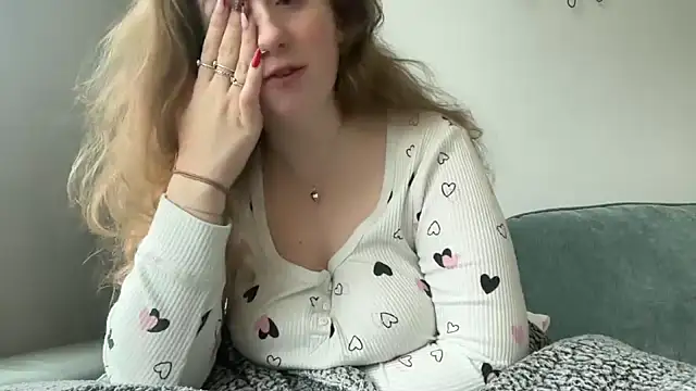 Snapshot of lilsbabyxo chatting on March 7, 2026, 10:56 am lilsbabyxo online show from March 7, 2026, 10:56 am