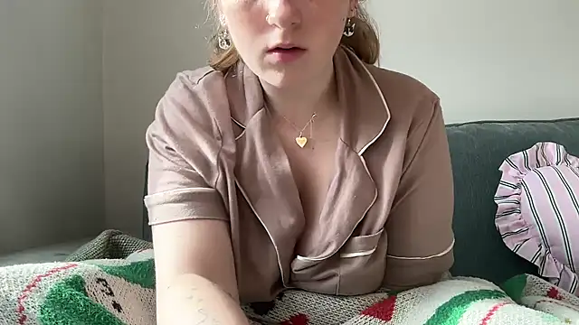 lilsbabyxo online show from May 17, 2026, 7:28 am