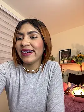 Snapshot of soy_sarah_ chatting on February 12, 2025, 8:38 am soy sarah online show from February 12, 2025, 8:38 am