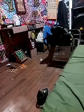 Hucharlyboym online show from October 30, 2025, 2:57 am