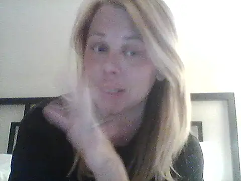 Snapshot of burrkitty chatting on November 19, 2025, 5:18 am burrkitty online show from November 19, 2025, 5:18 am