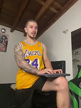 Valentino Xander online show from November 7, 2025, 12:43 am