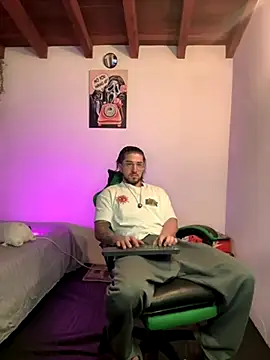 Valentino Xander online show from December 16, 2025, 1:21 am