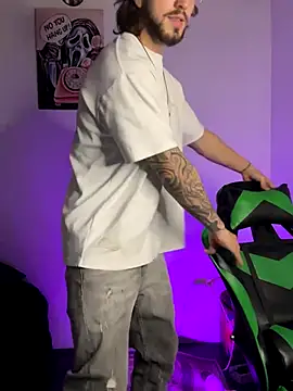 Valentino Xander online show from January 7, 2026, 1:19 am