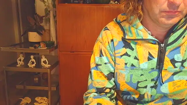 costanza7070 online show from October 29, 2025, 5:42 am