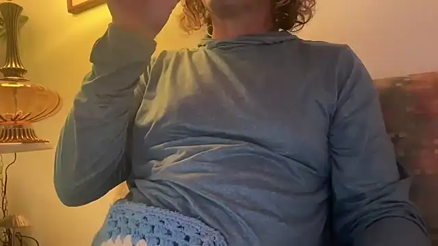 costanza7070 online show from November 19, 2025, 6:57 am