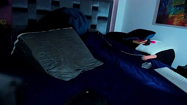 Piggy Eddy online show from February 3, 2025, 4:04 am