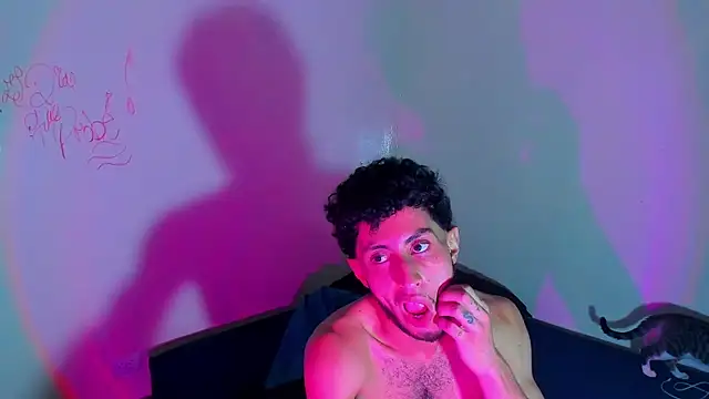 Piggy Eddy online show from April 4, 2026, 2:10 am