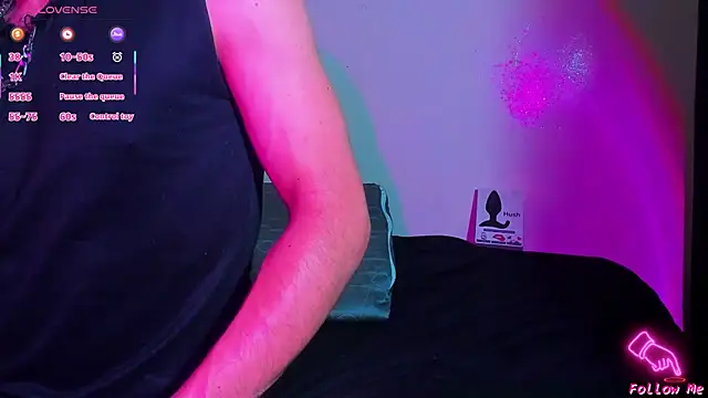 Piggy Eddy online show from April 14, 2026, 3:12 am