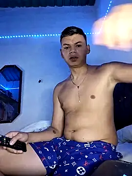 Snapshot of macg_bigcock chatting on October 28, 2025, 5:44 am macg bigcock online show from October 28, 2025, 5:44 am