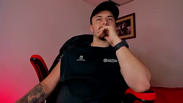 Snapshot of james_connor2 chatting on February 18, 2025, 7:19 pm james connor2 online show from February 18, 2025, 7:19 pm