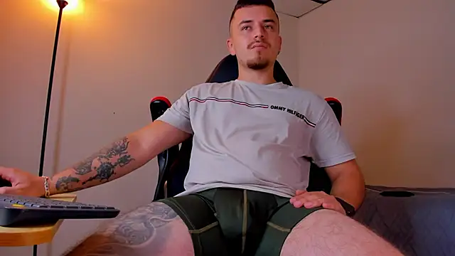 Snapshot of james_connor2 chatting on March 16, 2025, 7:38 pm james connor2 online show from March 16, 2025, 7:38 pm