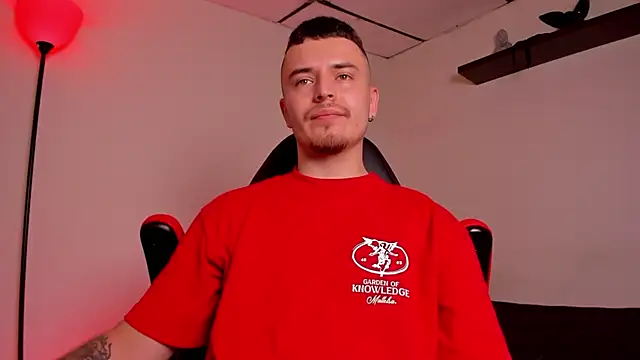 Snapshot of james_connor2 chatting on October 23, 2025, 8:18 pm james connor2 online show from October 23, 2025, 8:18 pm